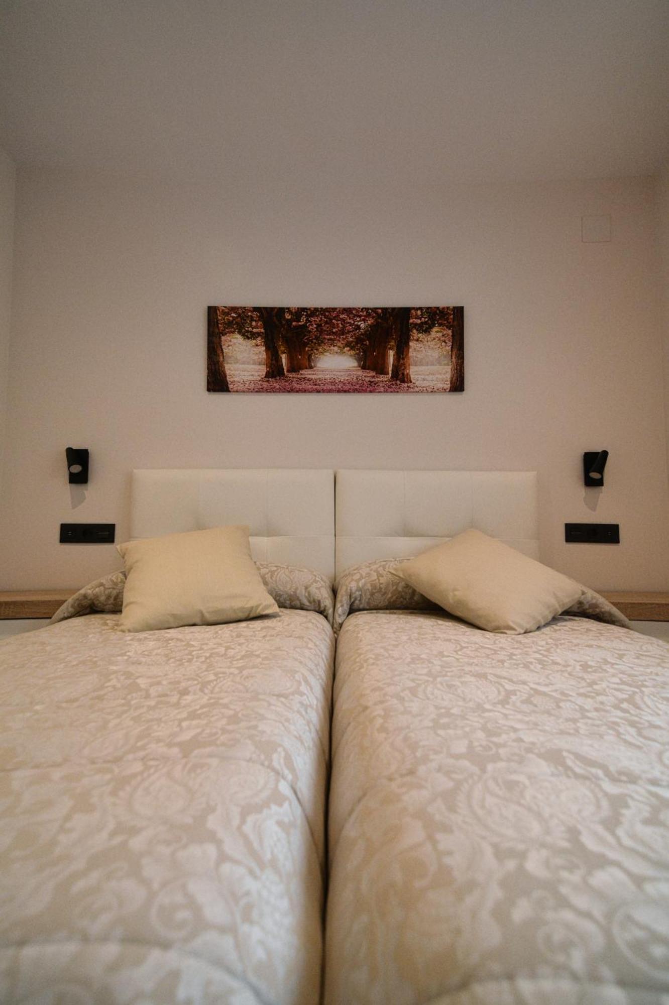 Apartamentos Fuente La Pipa Avín Kültér fotó